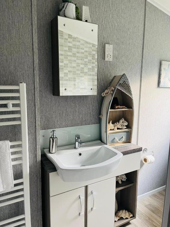 Ashworth Lodge With Hot Tub Barmby on the Moor Room photo